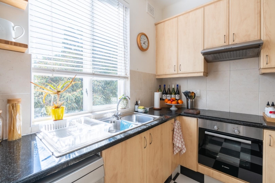 2 Bedroom Property for Sale in Sea Point Western Cape
